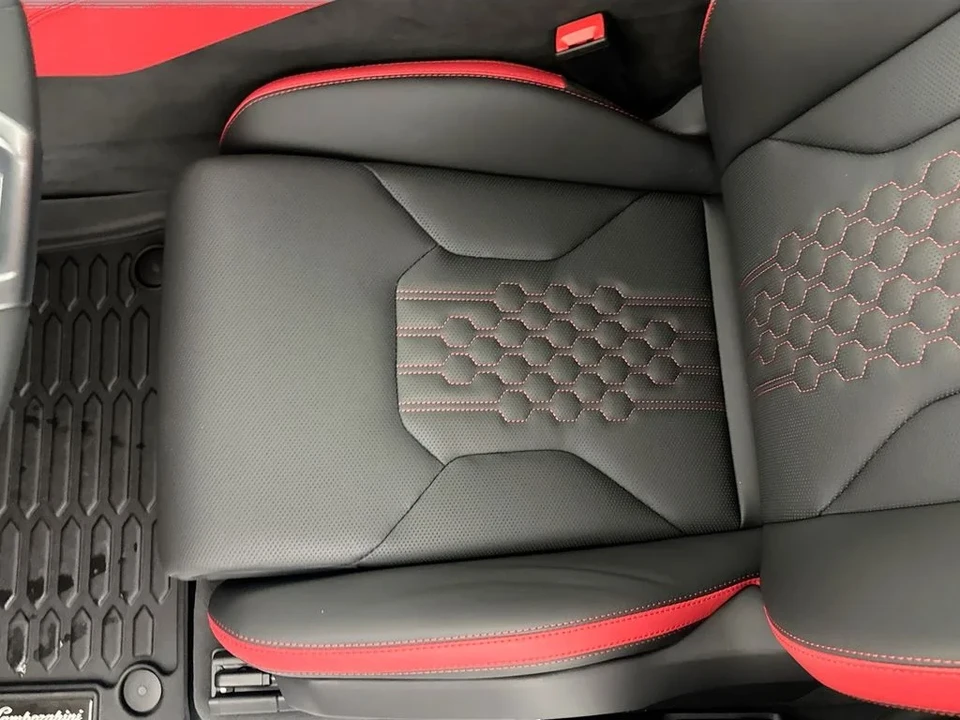2026 Lamborghini Urus SE - Image 20 of 31