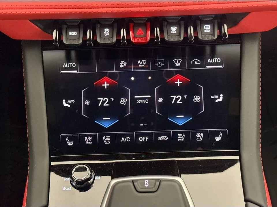 2026 Lamborghini Urus SE - Image 16 of 31