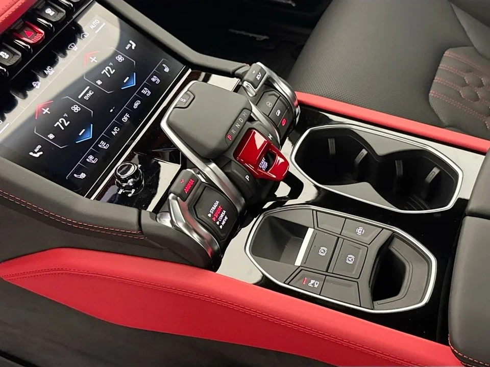 2026 Lamborghini Urus SE - Image 17 of 31