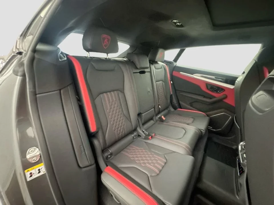 2026 Lamborghini Urus SE - Image 30 of 31