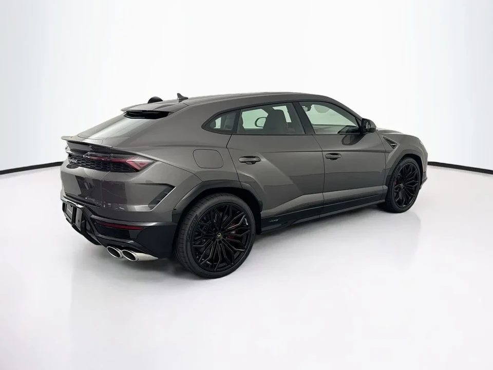 2026 Lamborghini Urus SE - Image 5 of 31