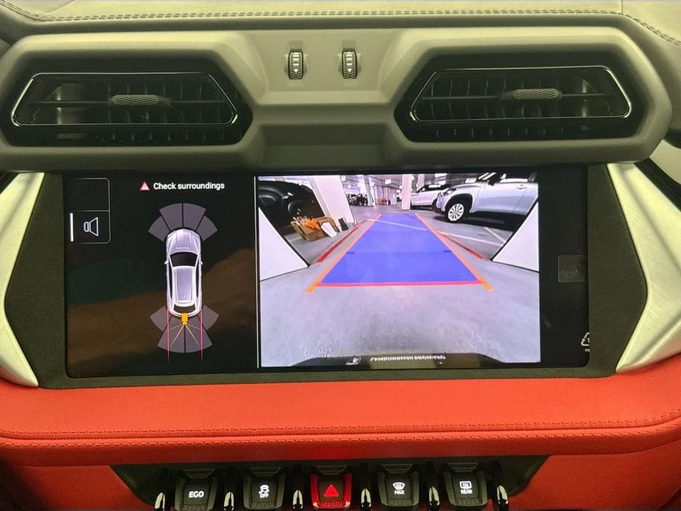 2026 Lamborghini Urus SE - Image 14 of 31