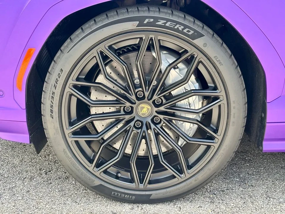 2026 Lamborghini Urus SE - Image 12 of 14