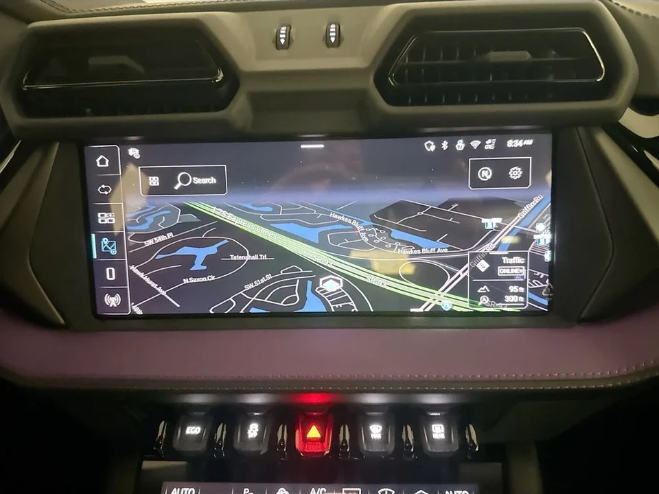 2026 Lamborghini Urus SE - Image 13 of 31