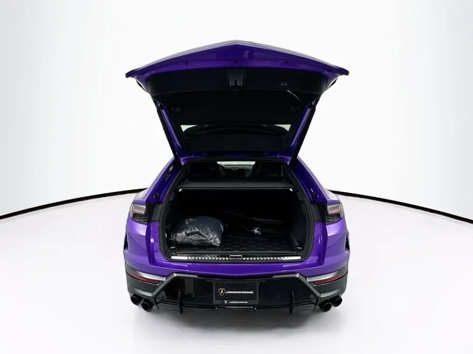 2026 Lamborghini Urus SE - Image 29 of 31