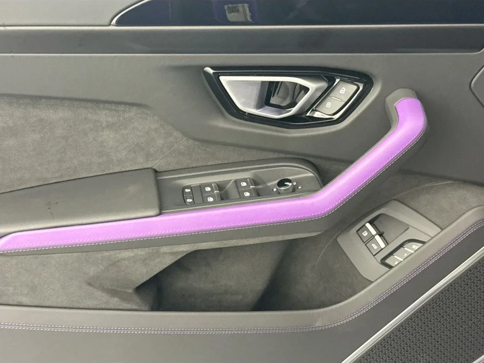 2026 Lamborghini Urus SE - Image 18 of 31