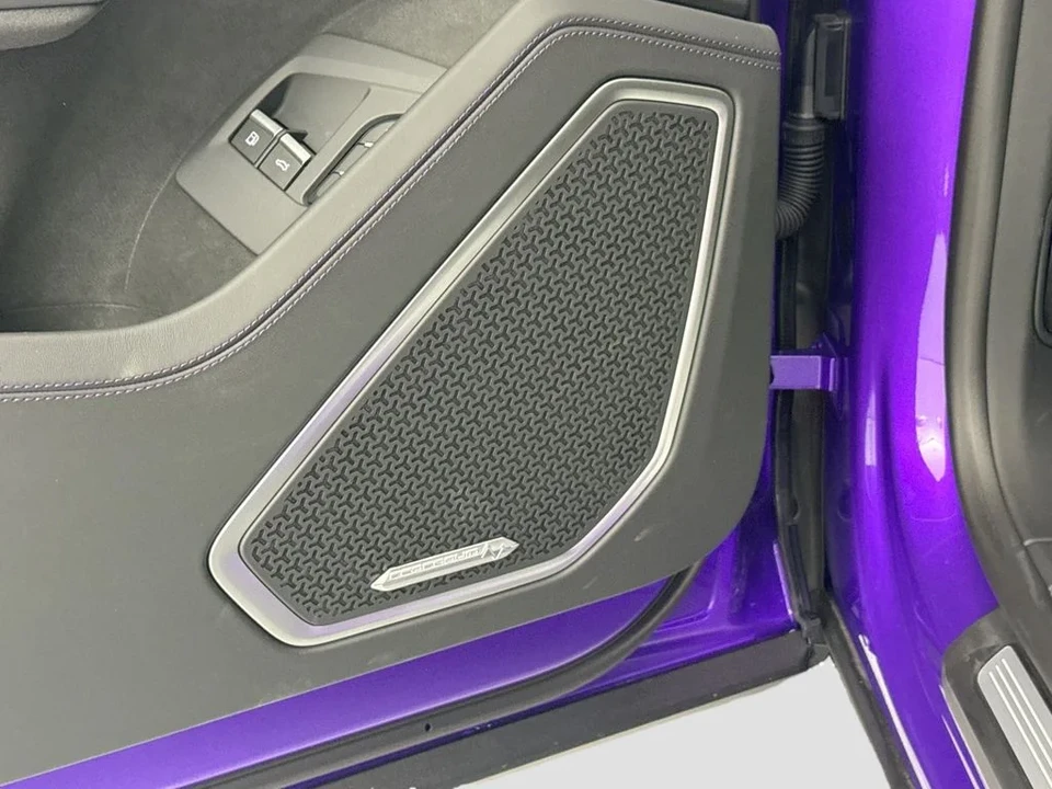 2026 Lamborghini Urus SE - Image 19 of 31