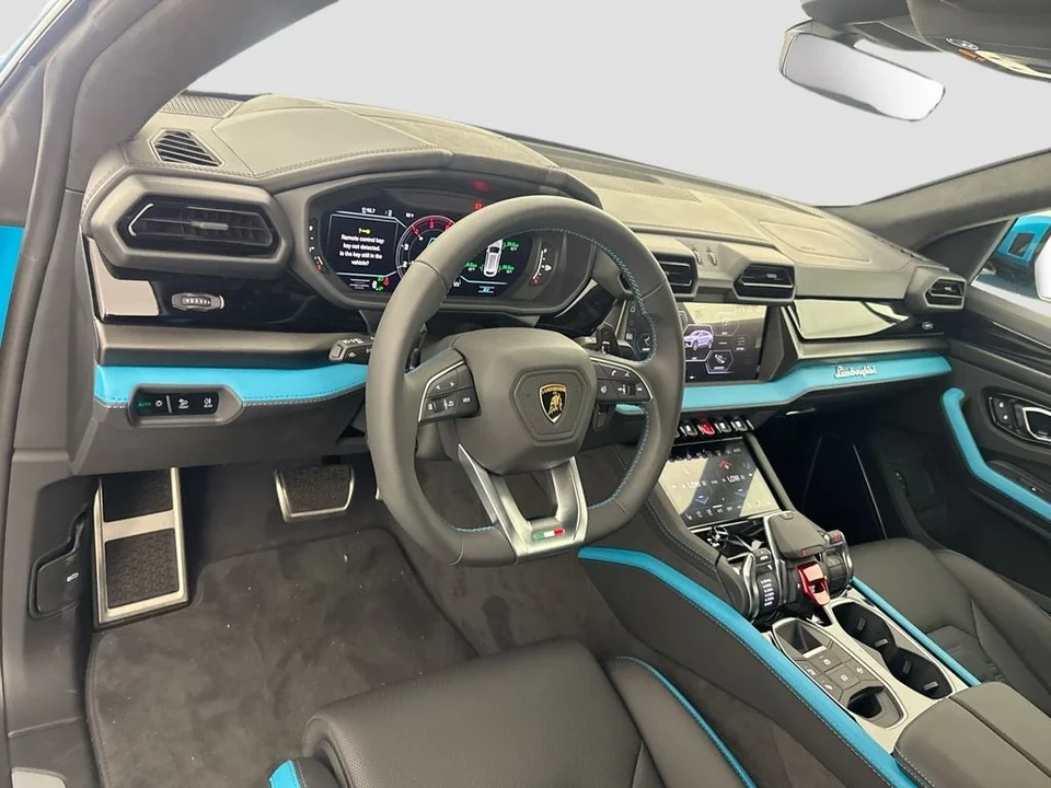2026 Lamborghini Urus SE - Image 9 of 31