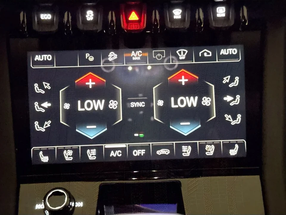 2026 Lamborghini Urus SE - Image 16 of 31