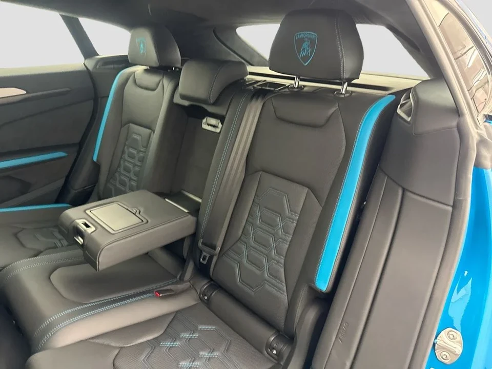 2026 Lamborghini Urus SE - Image 26 of 31