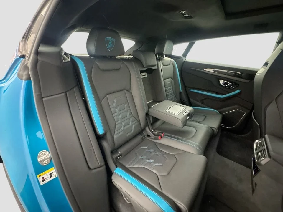 2026 Lamborghini Urus SE - Image 29 of 31