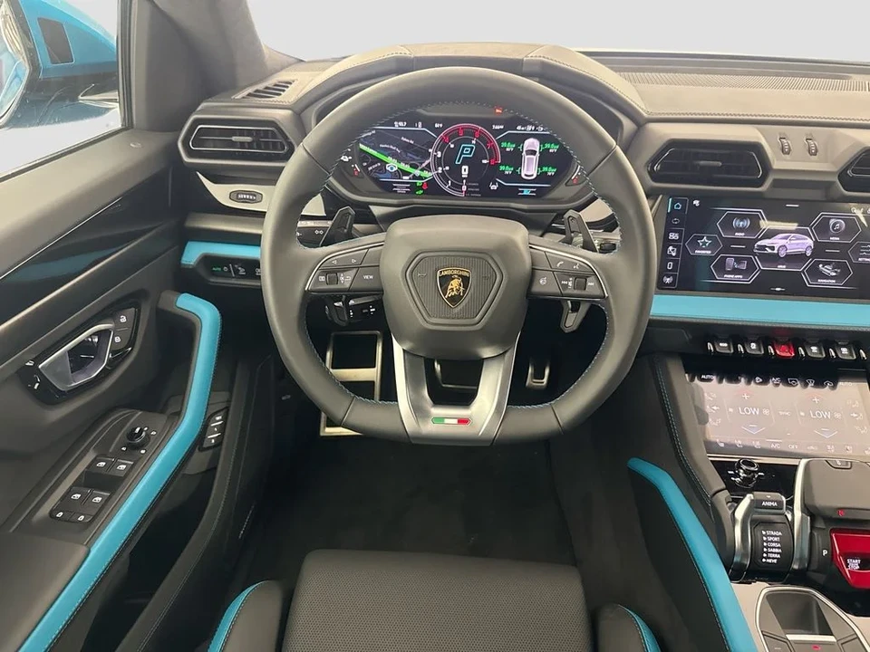 2026 Lamborghini Urus SE - Image 24 of 31