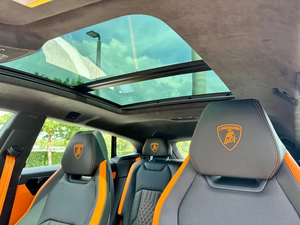 2026 Lamborghini Urus SE - Image 26 of 30