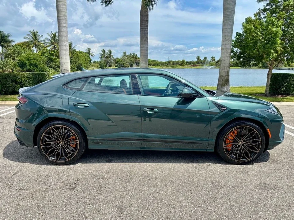 2026 Lamborghini Urus SE - Image 4 of 30
