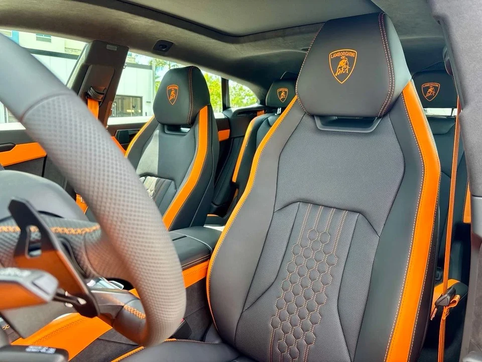 2026 Lamborghini Urus SE - Image 15 of 30