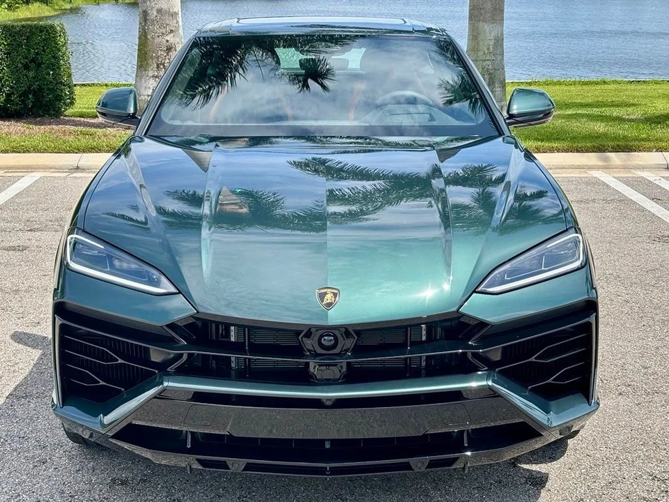 2026 Lamborghini Urus SE - Image 2 of 30