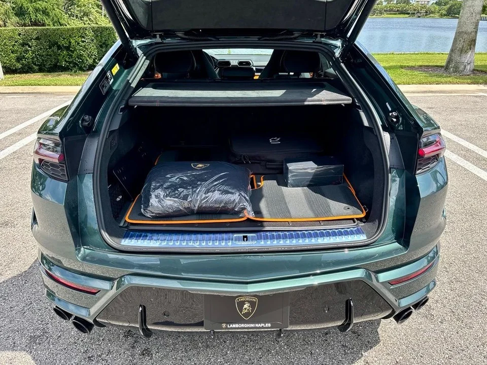 2026 Lamborghini Urus SE - Image 19 of 30