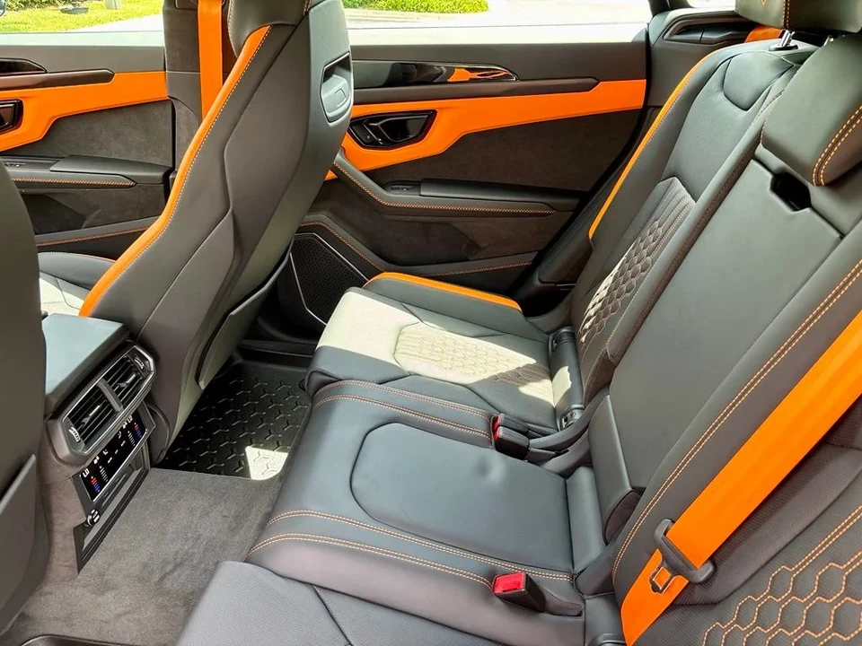 2026 Lamborghini Urus SE - Image 17 of 30