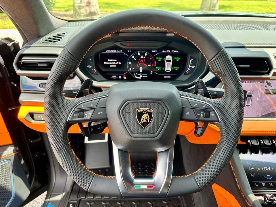 2026 Lamborghini Urus SE - Image 9 of 30
