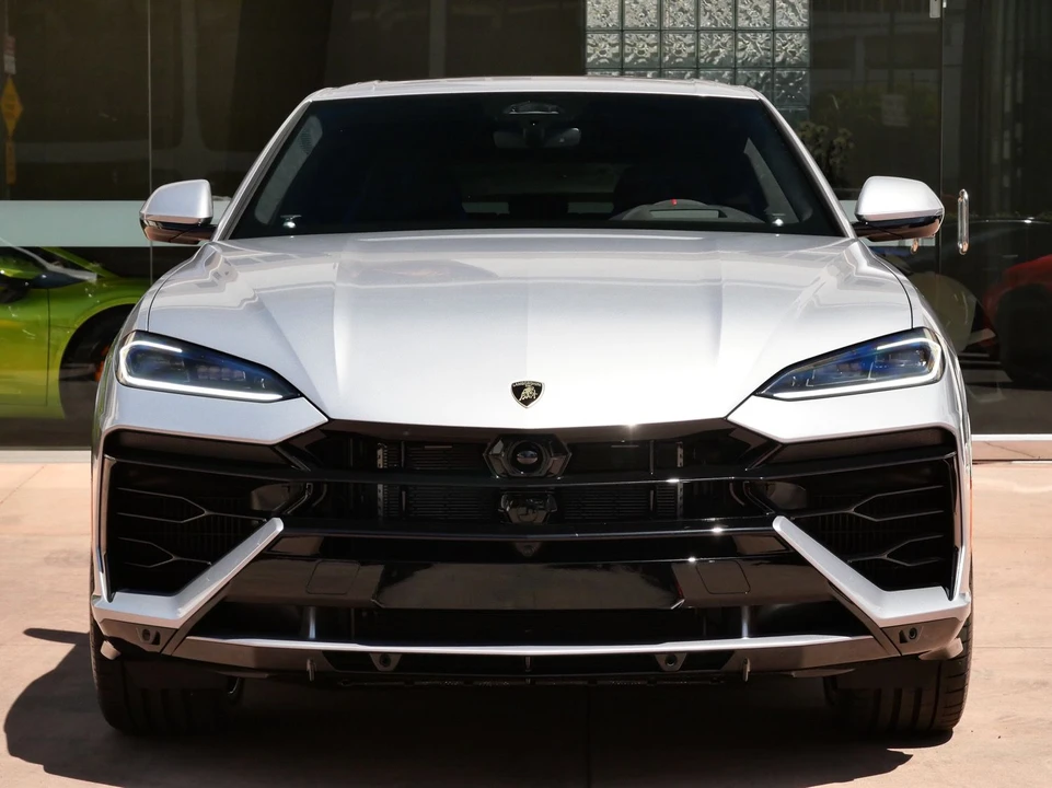 2026 Lamborghini Urus SE - Image 5 of 28
