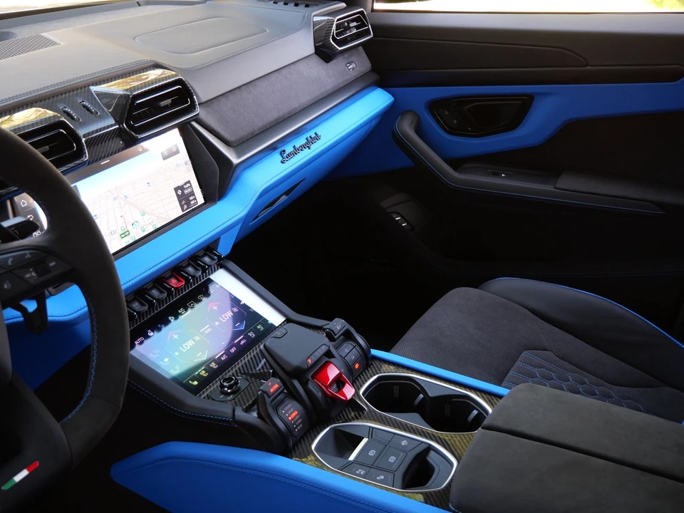 2026 Lamborghini Urus SE - Image 16 of 28