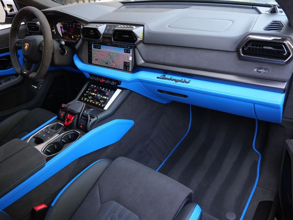 2026 Lamborghini Urus SE - Image 26 of 28