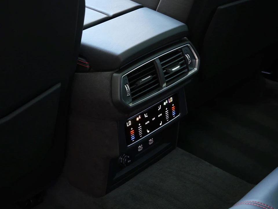 2026 Lamborghini Urus SE - Image 23 of 29