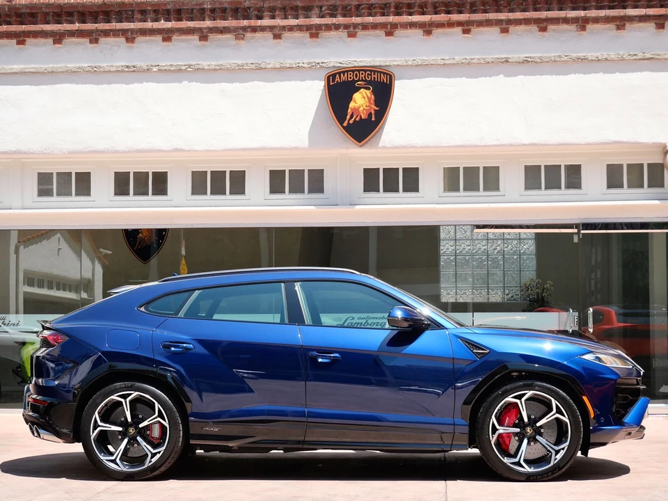 2026 Lamborghini Urus SE - Image 2 of 29
