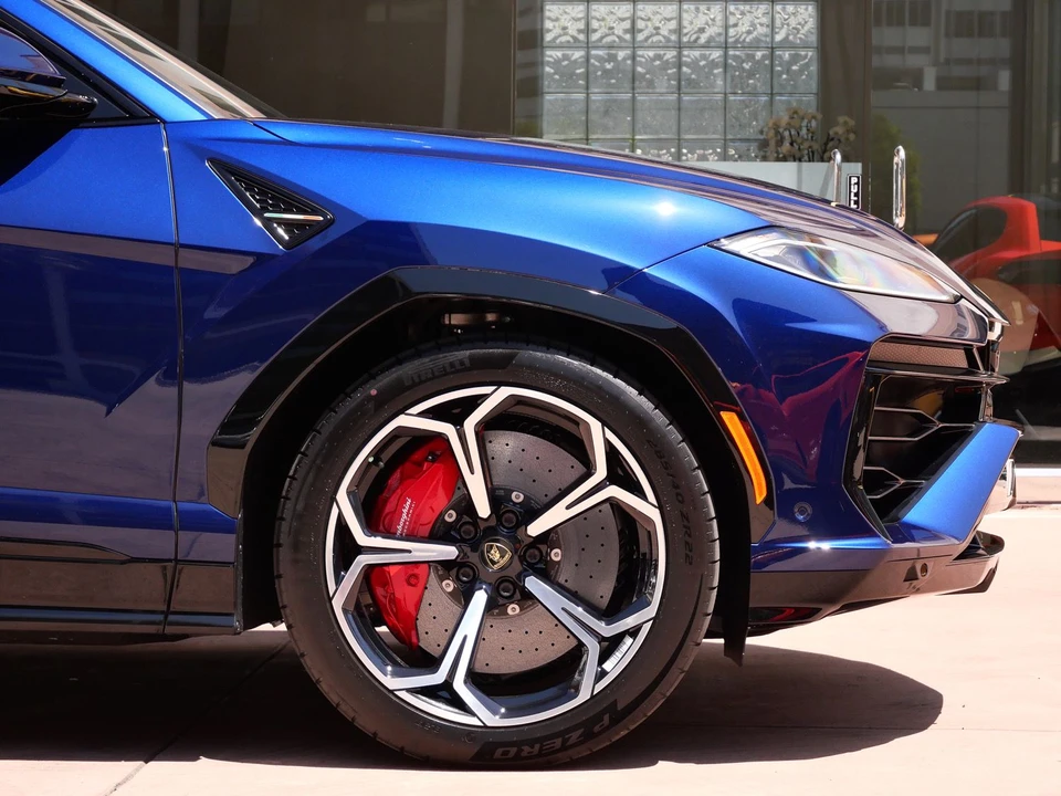 2026 Lamborghini Urus SE - Image 9 of 29