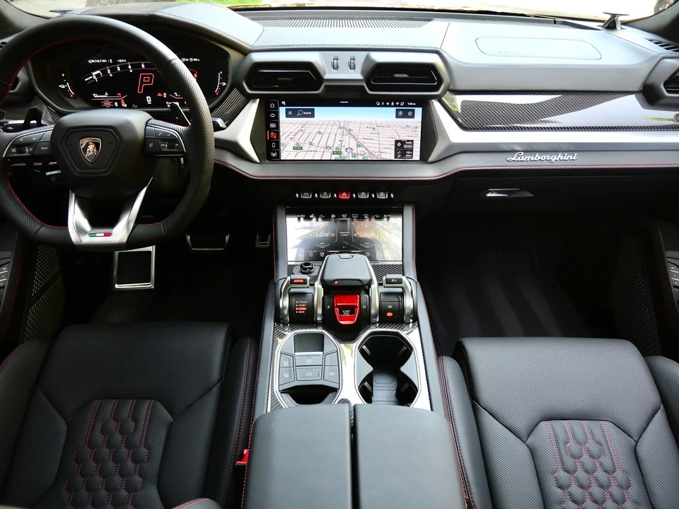 2026 Lamborghini Urus SE - Image 7 of 29