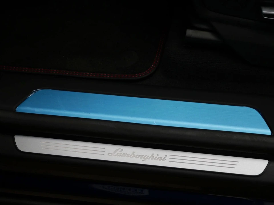 2026 Lamborghini Urus SE - Image 19 of 29