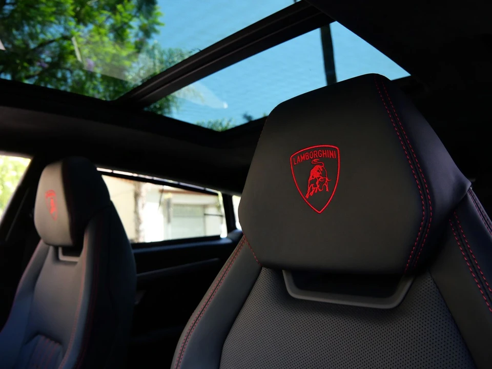 2026 Lamborghini Urus SE - Image 21 of 29
