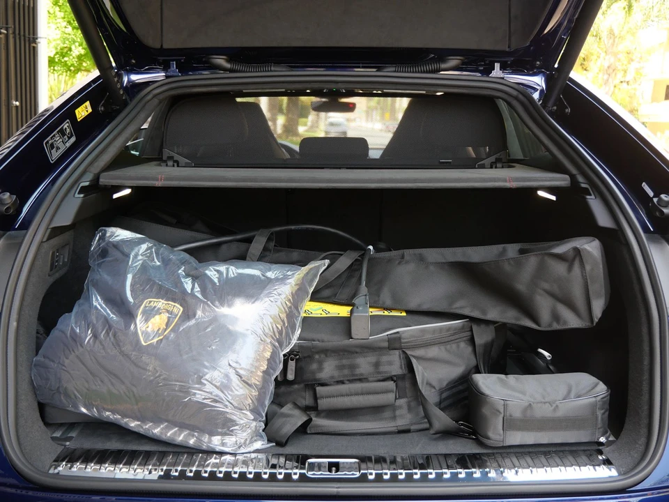 2026 Lamborghini Urus SE - Image 26 of 29