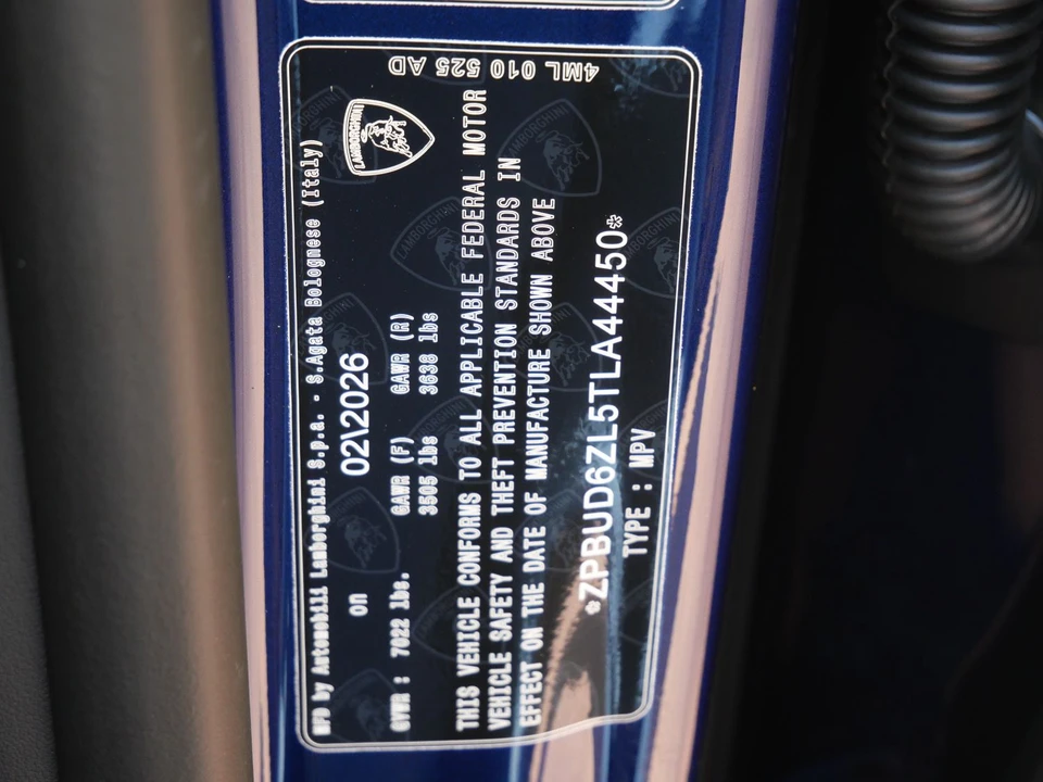 2026 Lamborghini Urus SE - Image 29 of 29