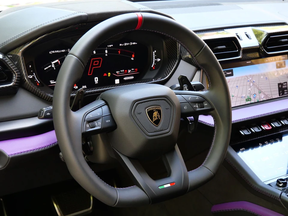 2026 Lamborghini Urus SE - Image 15 of 28