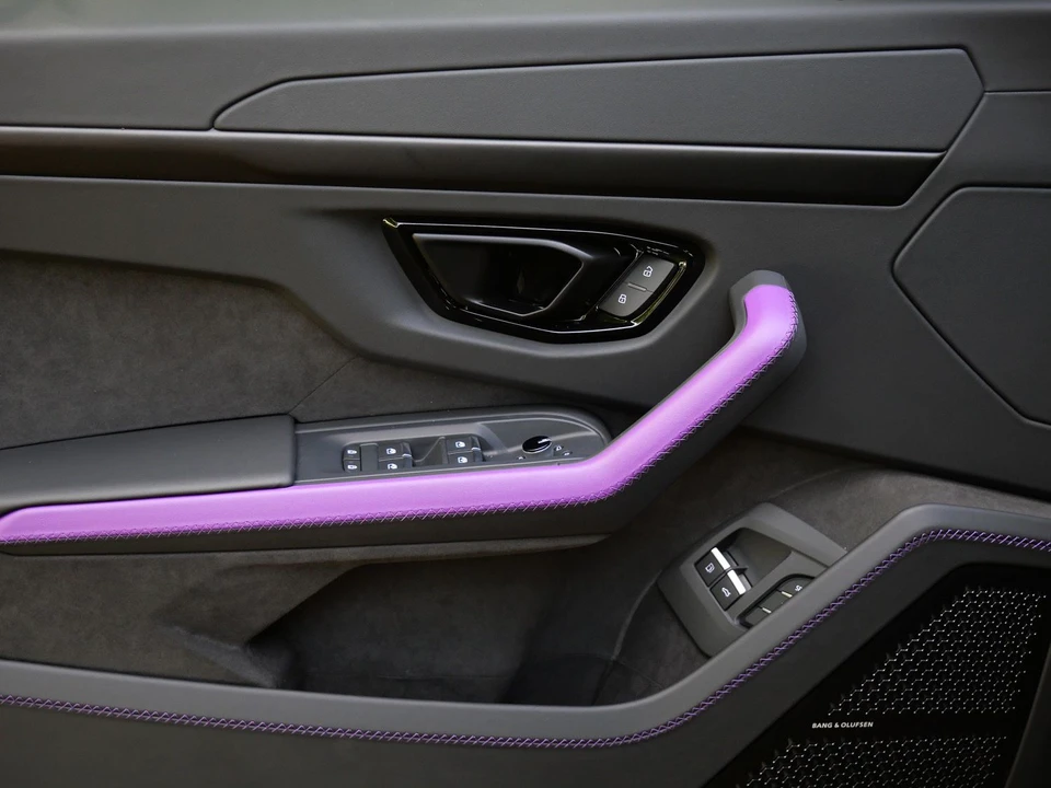 2026 Lamborghini Urus SE - Image 17 of 28