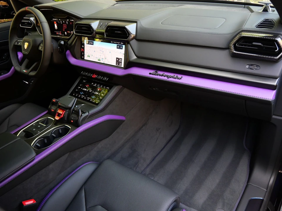 2026 Lamborghini Urus SE - Image 26 of 28