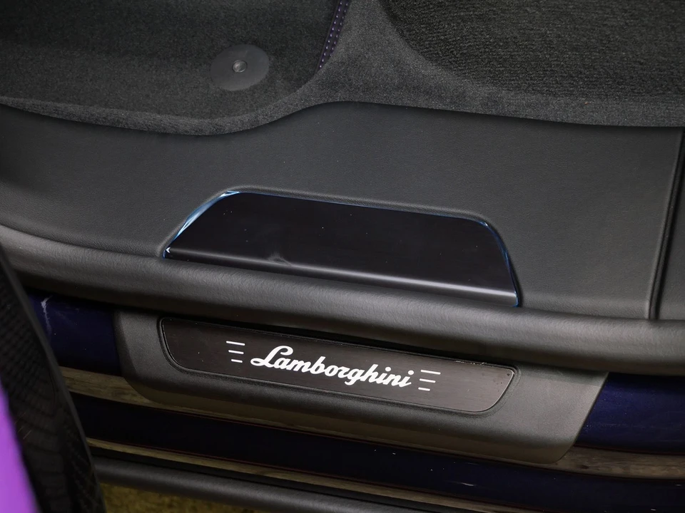 2026 Lamborghini Urus SE - Image 21 of 28