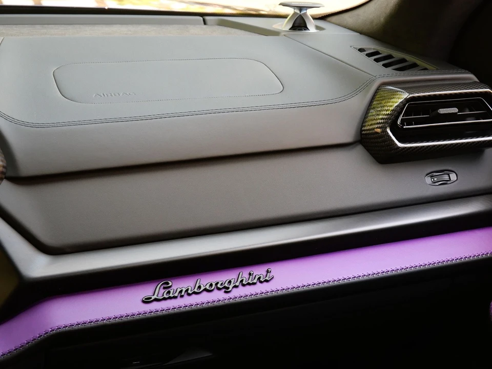 2026 Lamborghini Urus SE - Image 24 of 28