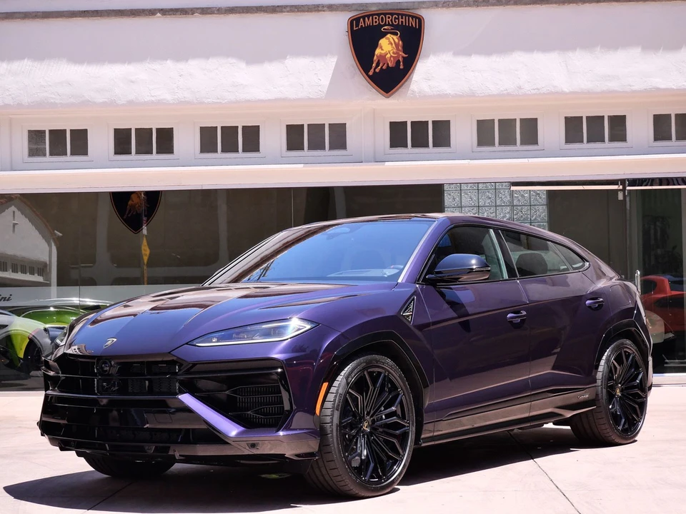 2026 Lamborghini Urus SE - Image 13 of 28