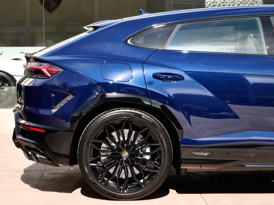 2026 Lamborghini Urus SE - Image 12 of 28