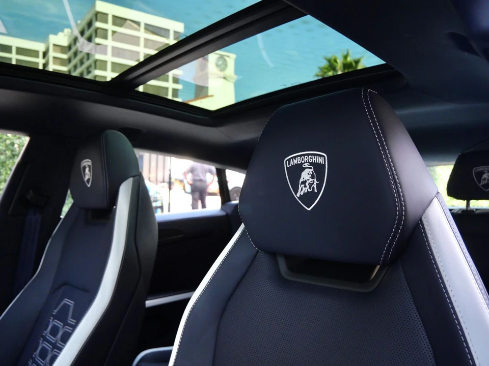 2026 Lamborghini Urus SE - Image 19 of 28