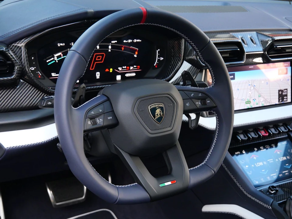 2026 Lamborghini Urus SE - Image 15 of 28