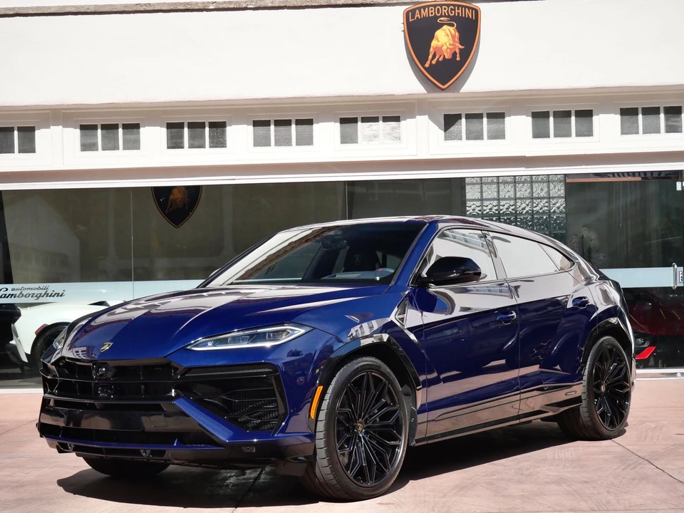 2026 Lamborghini Urus SE - Image 13 of 28