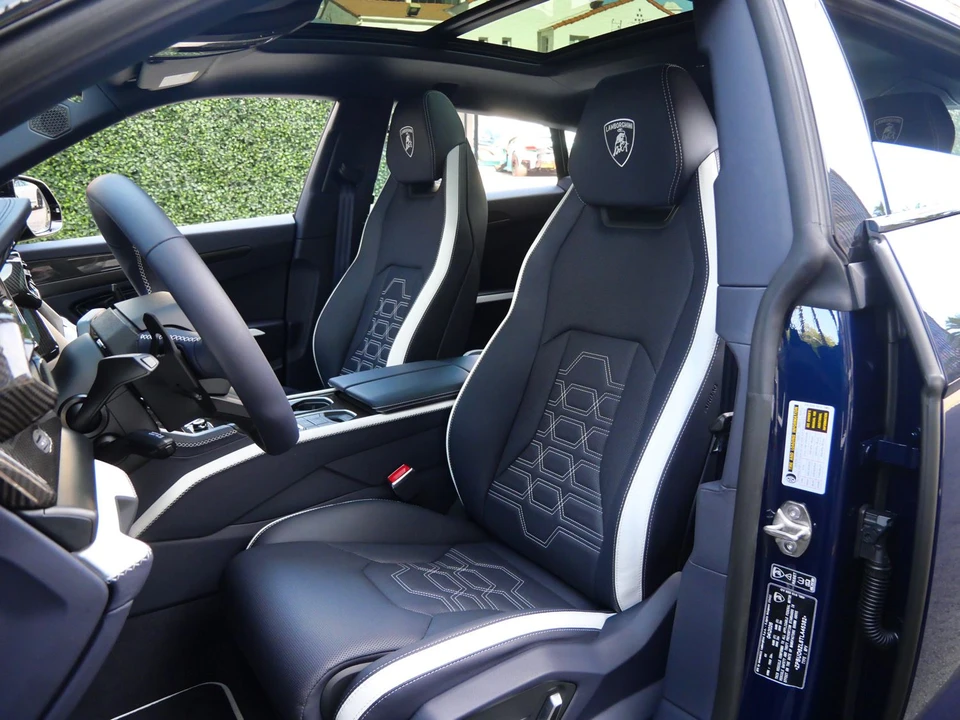 2026 Lamborghini Urus SE - Image 18 of 28