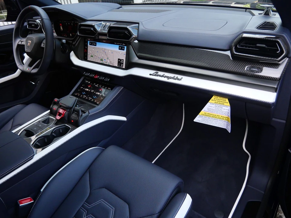 2026 Lamborghini Urus SE - Image 26 of 28