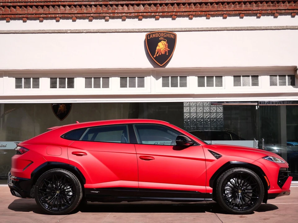 2026 Lamborghini Urus SE - Image 2 of 27