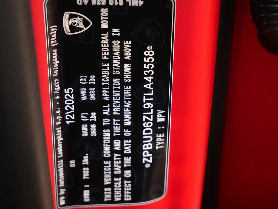 2026 Lamborghini Urus SE - Image 27 of 27