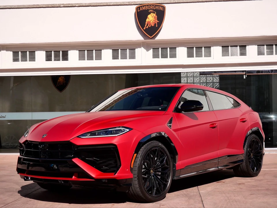 2026 Lamborghini Urus SE - Image 12 of 27