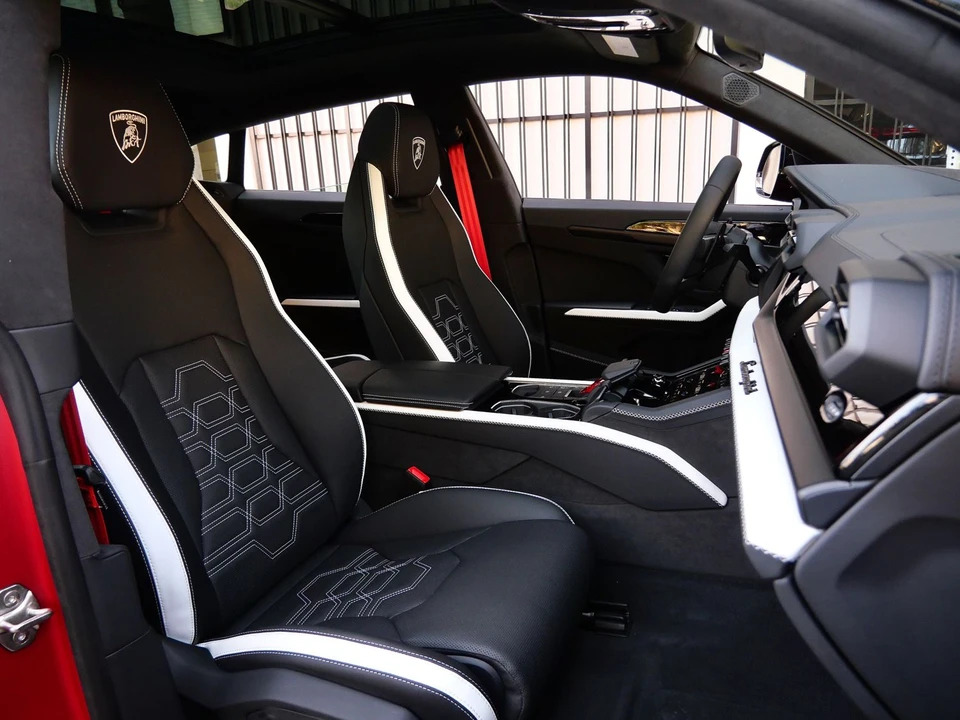 2026 Lamborghini Urus SE - Image 8 of 27